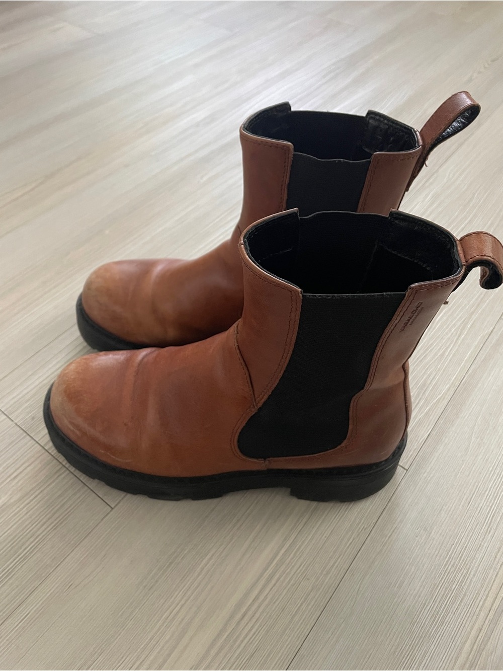 Women’s Chesnut Brown Vagabond Chelsea Boots